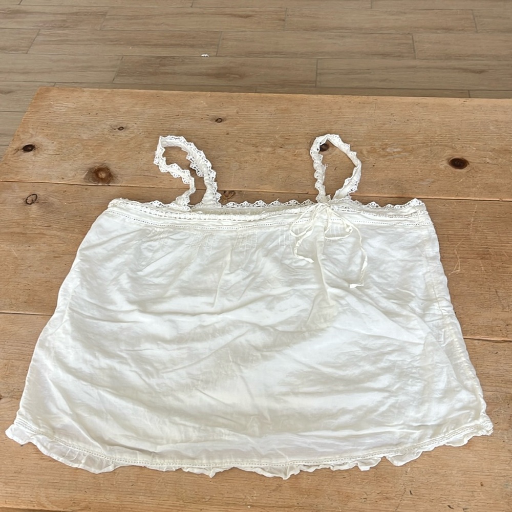 Banana Republic Vintage cream cotton and lace top. Size L